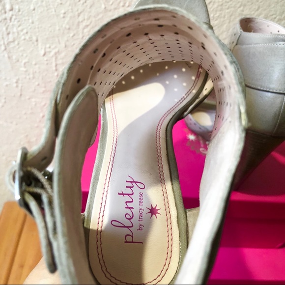 Strappy wedge - Picture 6 of 8